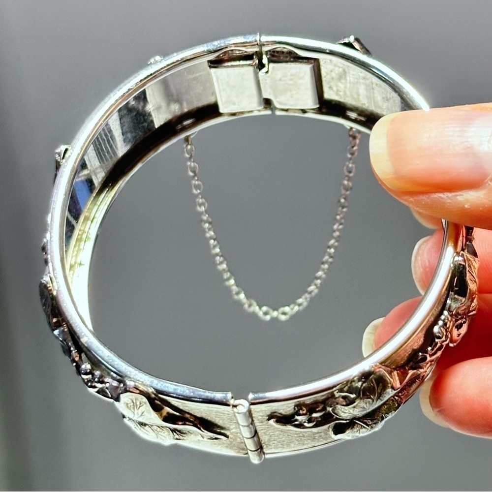 Whiting & Davis Silver tone Bangle Bracelet with Floral Grapevine Hinged 4363